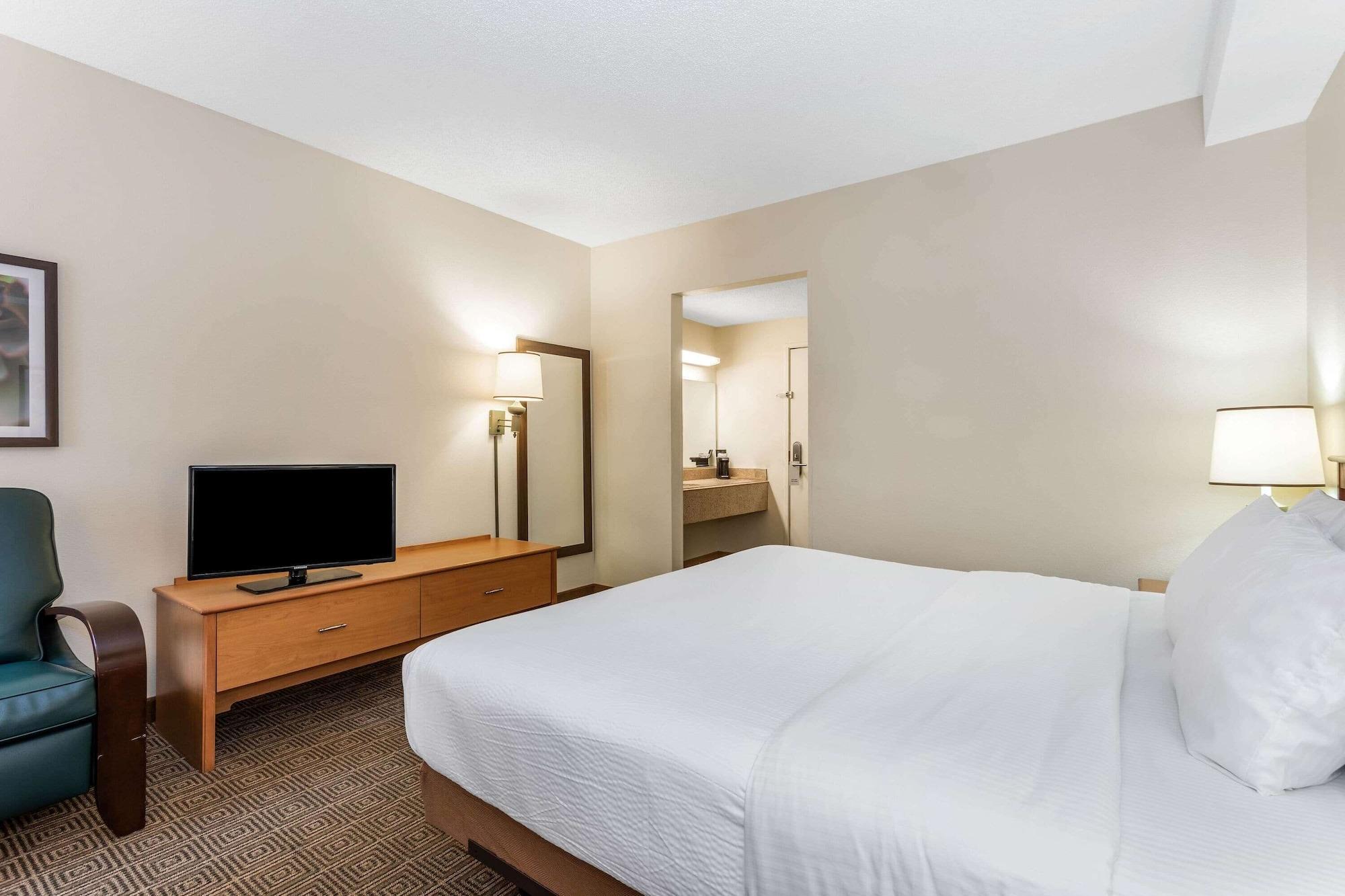 Отель La Quinta By Wyndham Orlando South Williamsburg Экстерьер фото