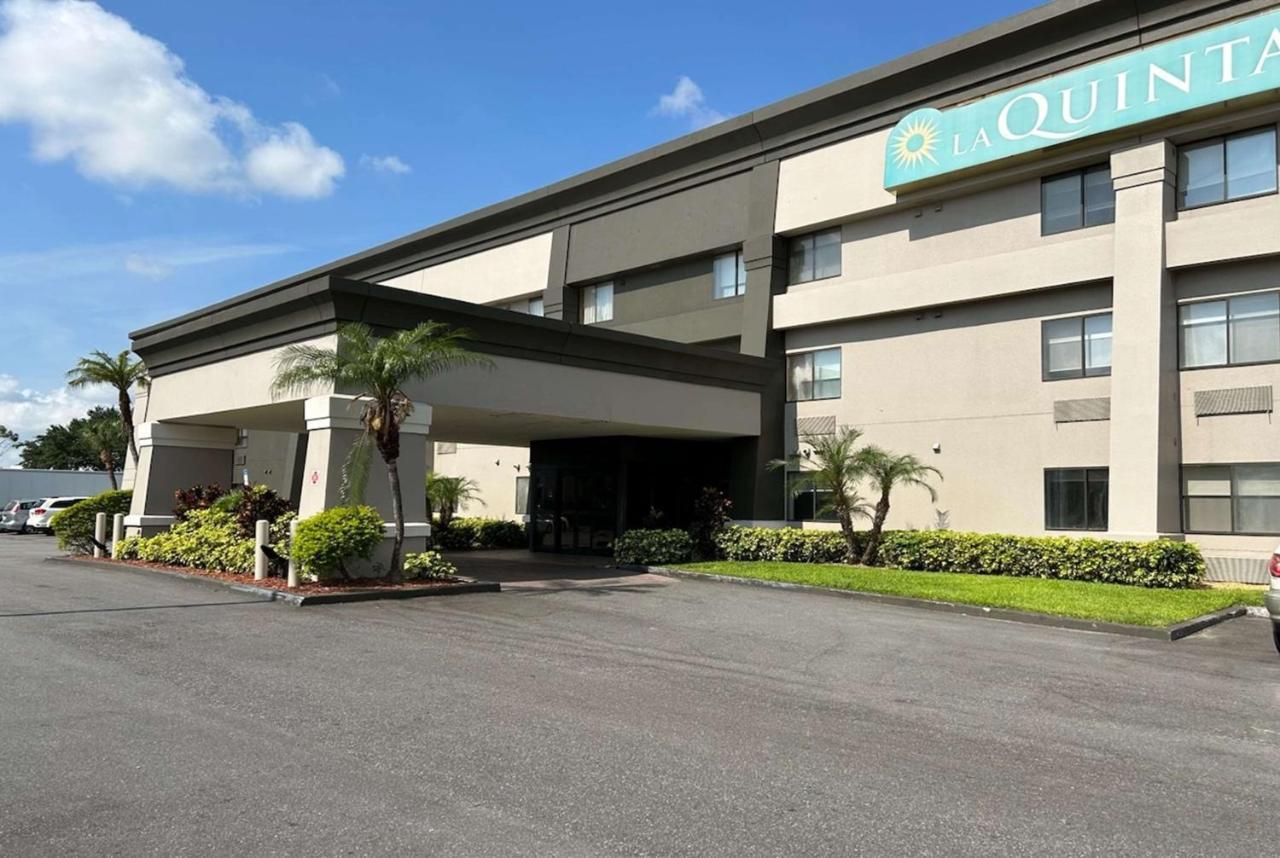 Отель La Quinta By Wyndham Orlando South Williamsburg Экстерьер фото