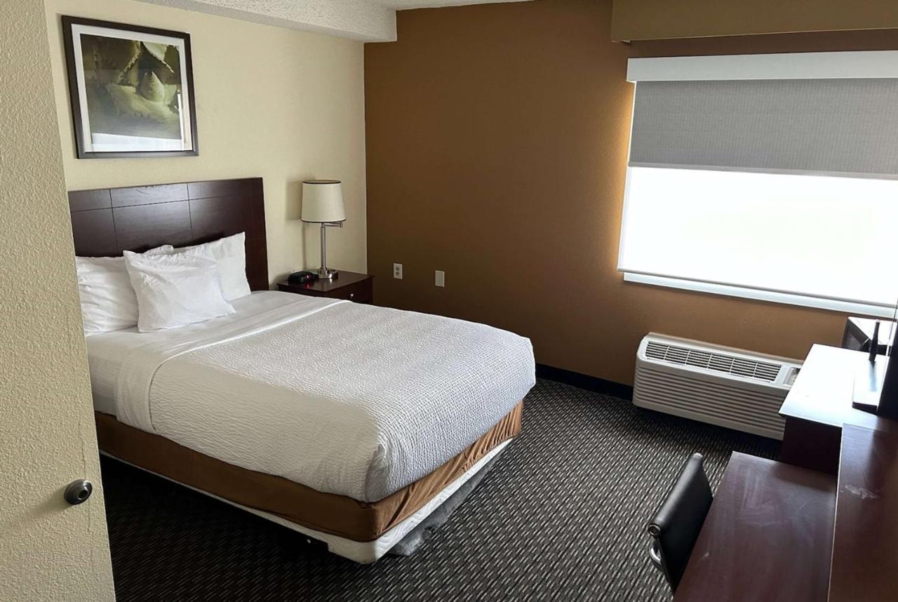 Отель La Quinta By Wyndham Orlando South Williamsburg Экстерьер фото